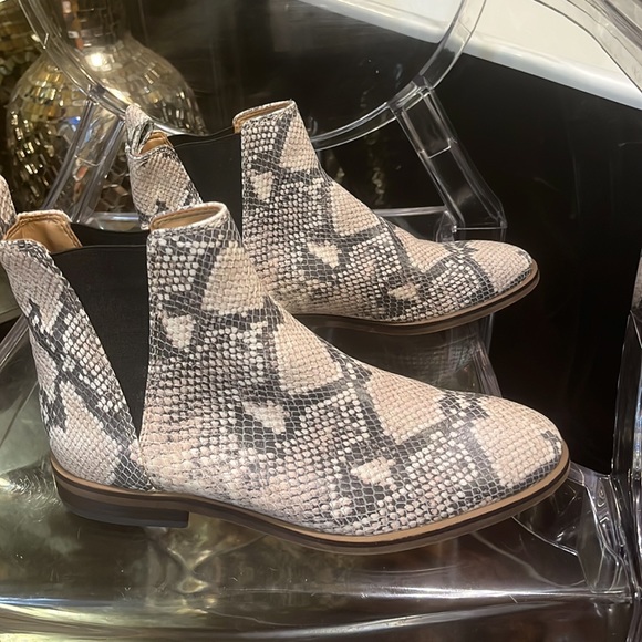 Animal print bootie - Picture 2 of 4